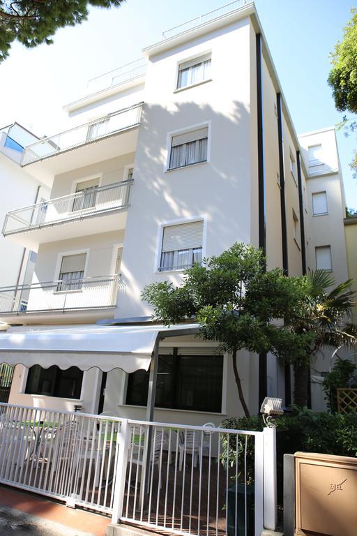 Hotel Pigalle Rimini Exterior foto